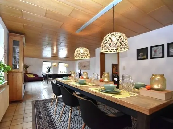 Spacious Group Home with Garden near Edersee & Kellerwald National Park - Yerinde Yemek