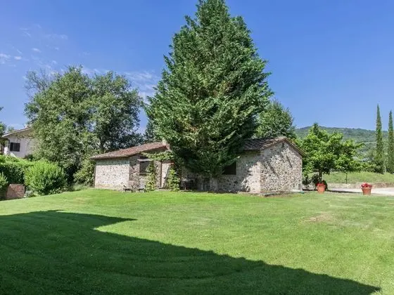 Spacious Holiday Home in Bucine With Private Pool - Dış Mekan