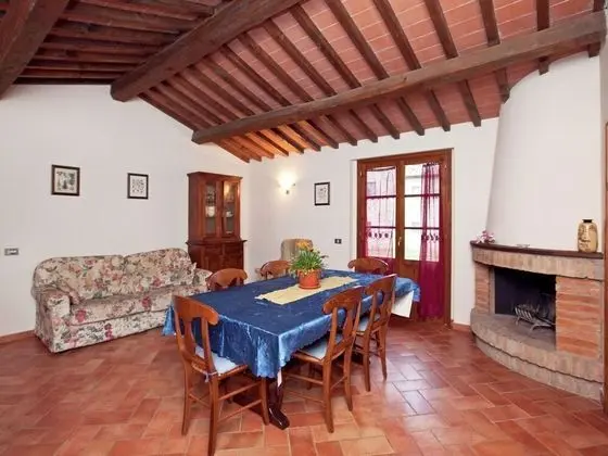 Spacious Holiday Home in Bucine With Private Pool - Oda Düzeni