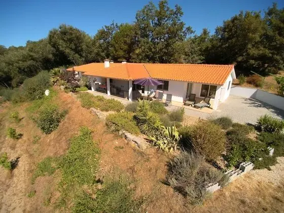 Spacious Holiday Home in Covas - Dış Mekan