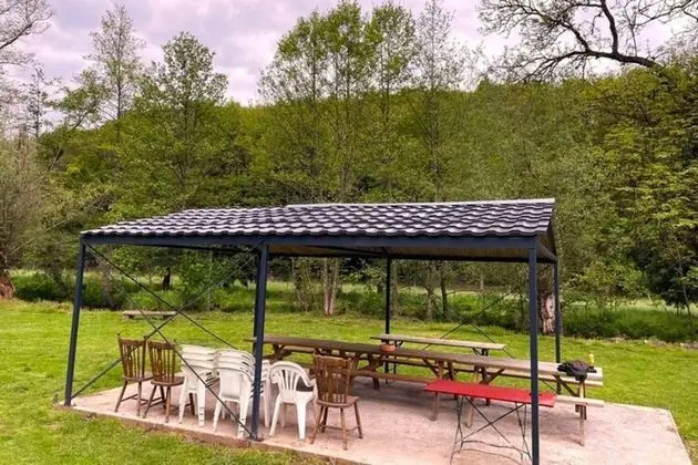Spacious Holiday Home in Falaën With Garden - Dış Mekan