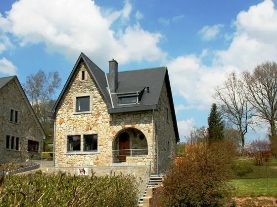 Spacious Holiday Home in Grand-halleux Near Vielsalm - Dış Mekan