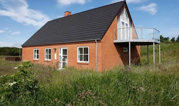 Spacious Holiday Home in Hanstholm With Whirlpool