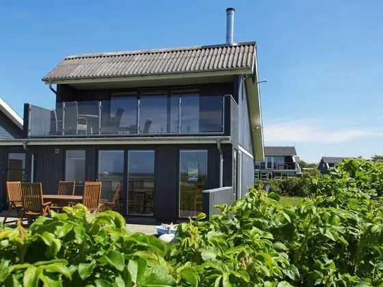 Spacious Holiday Home in Hemmet With Seaview