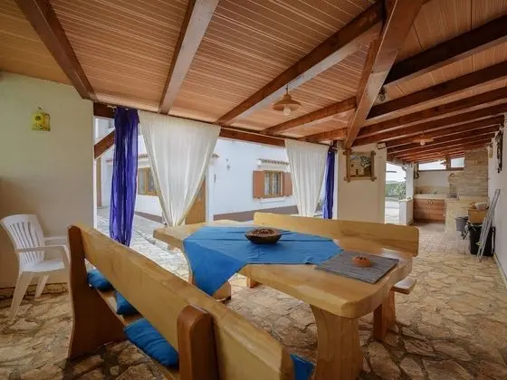 Spacious Holiday Home in Istria Croatia With Pool - Yerinde Yemek