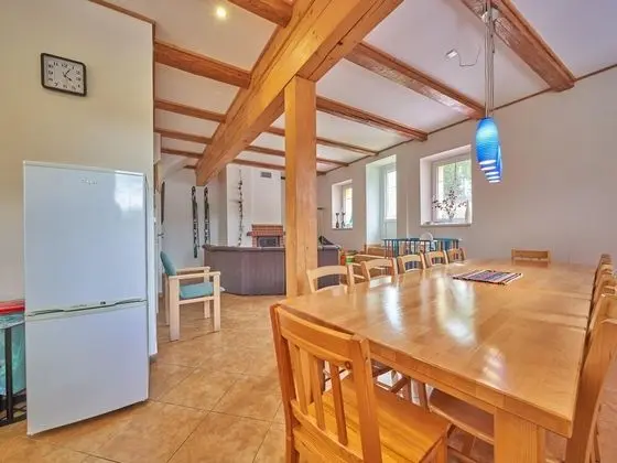 Spacious Holiday Home in Lampertice With Swimming Pool - Yerinde Yemek