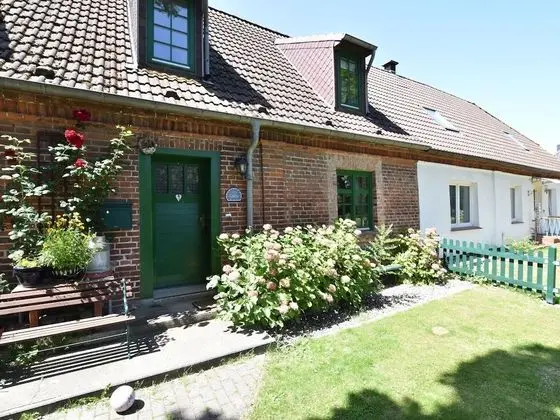 Spacious Holiday Home in Landstorf Zierow near Beach
