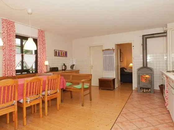 Spacious Holiday Home in Menkhausen near Ski Area - Yerinde Yemek
