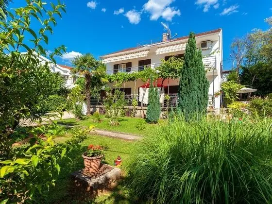 Spacious Holiday Home near Sea - Dış Mekan