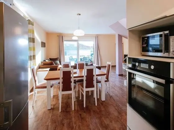 Spacious Holiday Home in Pakoštane near Sea