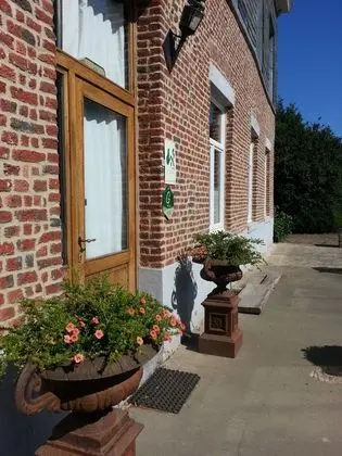 Spacious Holiday Home With Private Garden in Houyet - Lobi