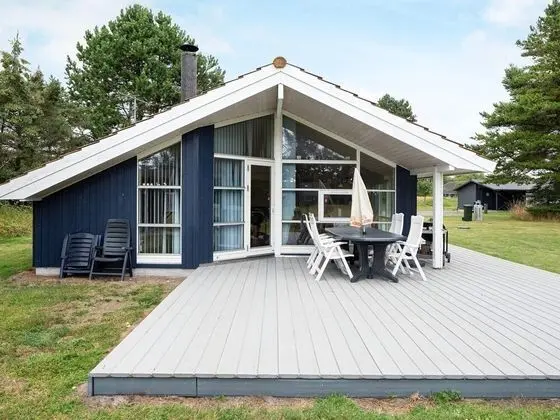 Spacious Holiday Home With Roofed Terrace at Rødby