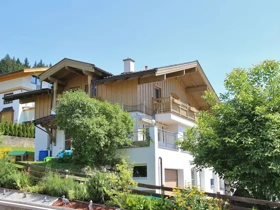 Spacious Holiday Home in Salzburg With Mountain View - Öne Çıkan Resim