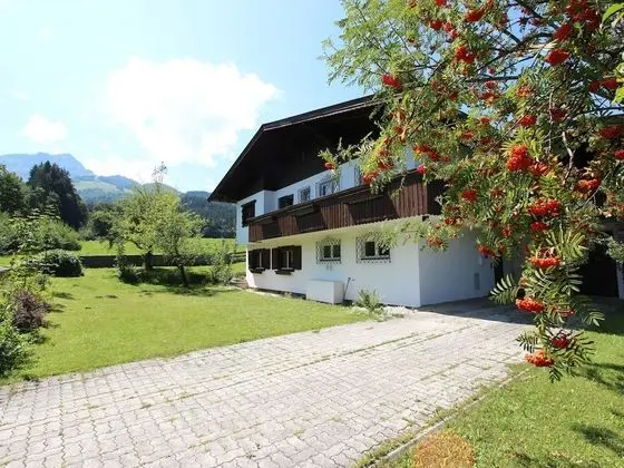 Spacious Holiday Home in Sankt Johann near Ski Area - Dış Mekan