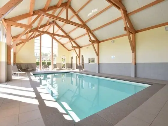 Spacious Holiday Home With Sauna in Rendeux - Havuz