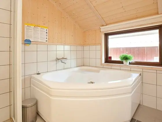 Spacious Holiday Home in Slagelse With Whirlpool - Spa