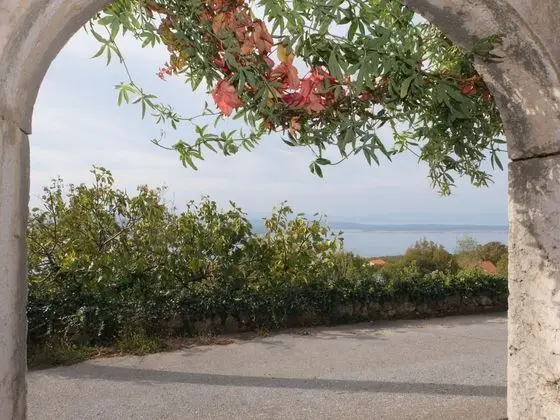 Spacious Holiday Home With Terrace & Great Sea View - Dış Mekan