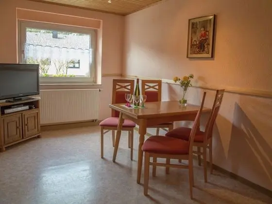 Spacious Holiday Home in Ulmen With Garden - Oda Düzeni