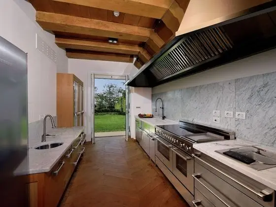 Spacious Holiday Home in Varignana With Sauna - Mutfak