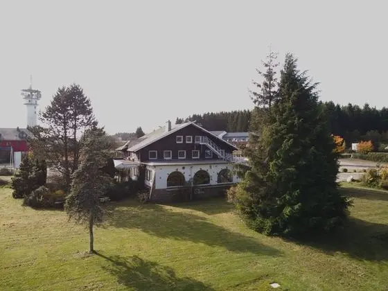 Spacious Holiday Home in Vielsalm near Baraque de Fraiture - Dış Mekan