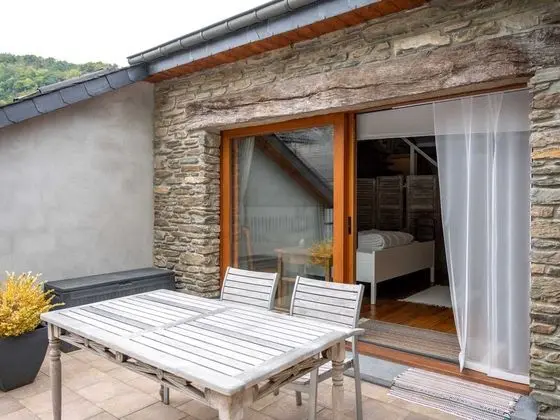 Spacious Holiday Home in Vresse-sur-semois With Terrace - Dış Mekan