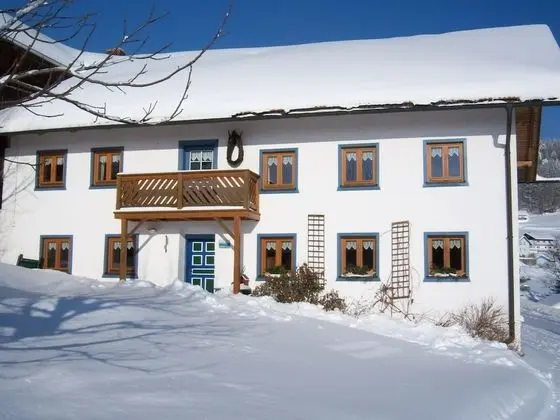 Spacious Holiday Home in Zenting With Private Garden - Öne Çıkan Resim