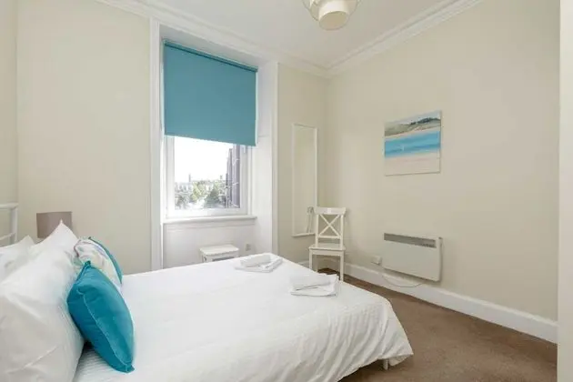 Spacious and Homely One Bedroom Flat in Edinburgh