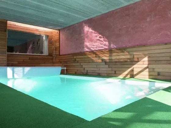 Spacious House in Moulin du Ruy With Sauna and Indoor Pool