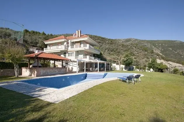 Spacious villa at Ilia Edipsou