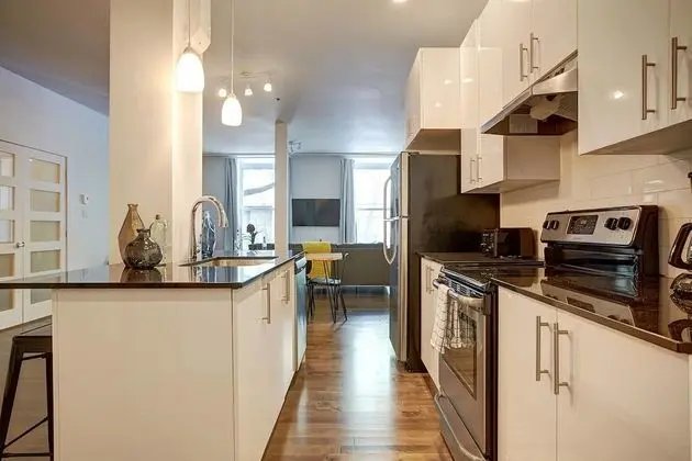 Spacious Industrial Loft in Le Plateau