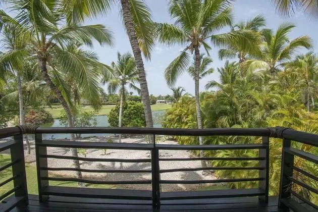 Spacious Lake Front Villa With In-room Jacuzzis in Luxury Golf and Beach Resort - Oda