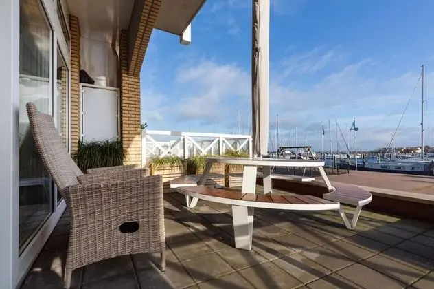 Spacious, Luxuriously Designed Apartment With a Beautiful View of the Harbor - Öne Çıkan Resim