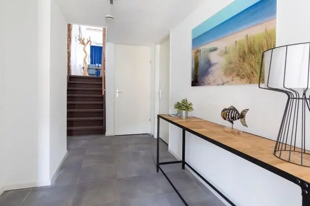 Spacious Luxury Apartment With Beautiful Views of the Harbor and the North Sea - Lobi