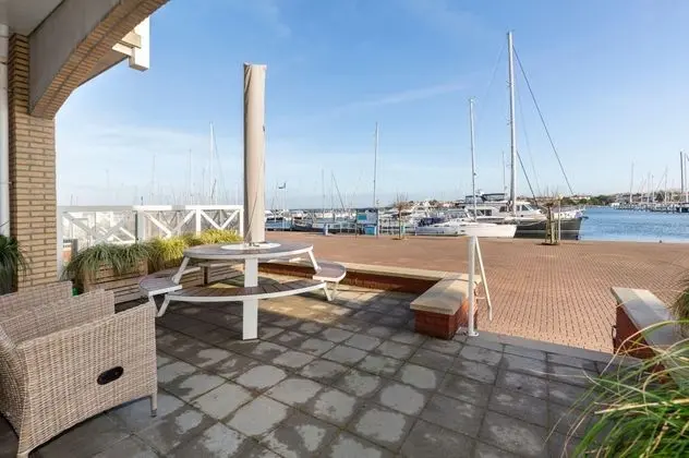 Spacious Luxury Apartment With Beautiful Views of the Harbor and the North Sea - Öne Çıkan Resim