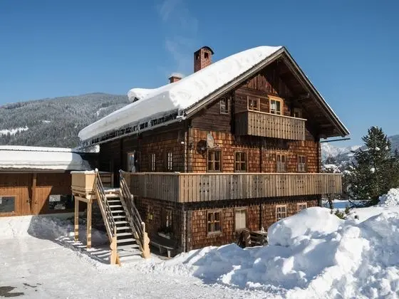 Spacious Mansion near Ski Area in Salzburg - Dış Mekan