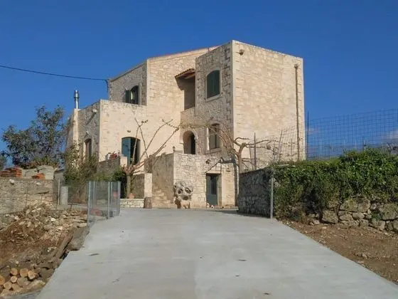 Spacious Villa in Margarites With Private Garden - Öne Çıkan Resim