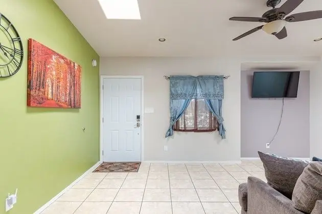 Spacious, Modern, Exquisite 4-bed Home in Tucson