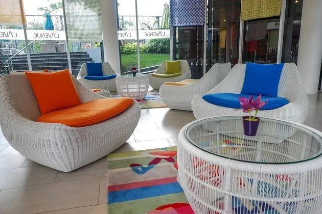 Spacious and Modern L'Avenue Apartment - Lobi
