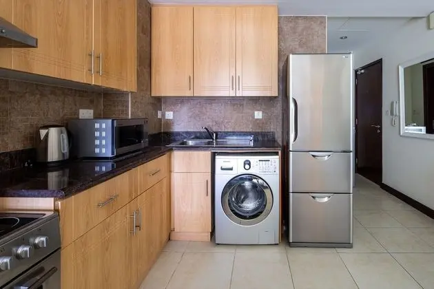 Spacious + Modern Studio in JLT - Sleeps 3 - İç Mekan