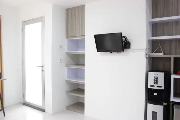 Spacious And Modern Studio Room Apartment At Grand Asia Afrika - İç Mekan