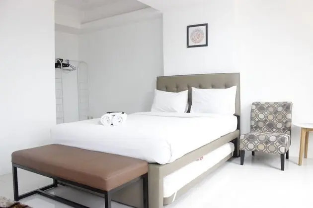 Spacious And Modern Studio Room Apartment At Grand Asia Afrika - Oda