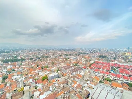 Spacious And Modern Studio Room At Sudirman Suites Bandung