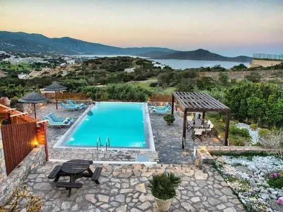 Spacious Villa near Sea in Elounda