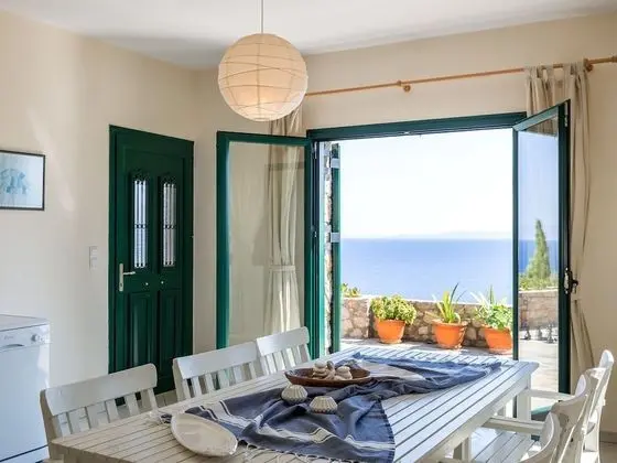 Spacious Villa near Sea in Pera Melana - Yerinde Yemek