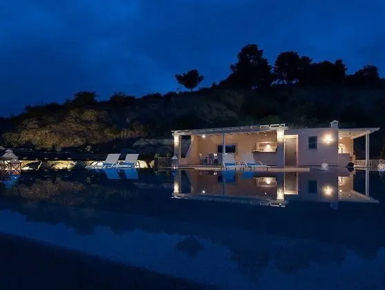 Spacious Villa in Peloponnese With Pool - Dış Mekan