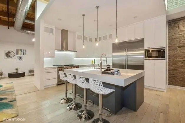 Spacious & Private 3 BDR Luxury Condo in Downtown - Mutfak