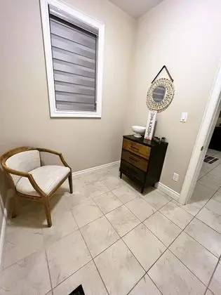 Spacious Private Comfortable Home - Lobi