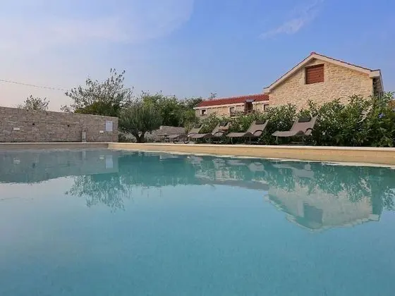 Spacious Villa in Prkos With Private Swimming Pool