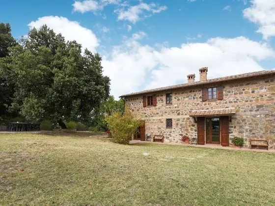 Spacious Villa in Radicofani With Pool