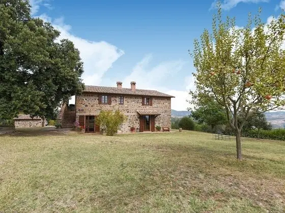 Spacious Villa in Radicofani With Pool